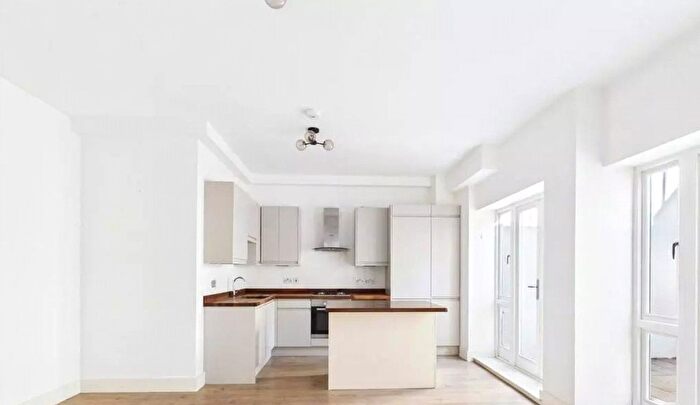 1 Bedroom Flat To Rent In Furlong Road, London, N7