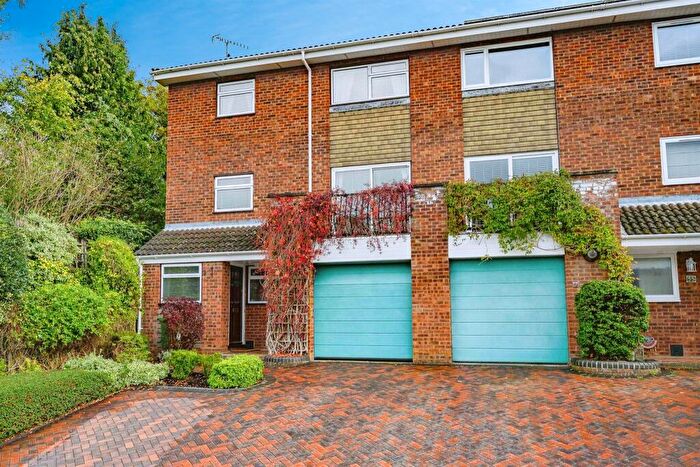 4 Bedroom Semi Detached House For Sale In Walnut Grove, Hemel Hempstead, HP2