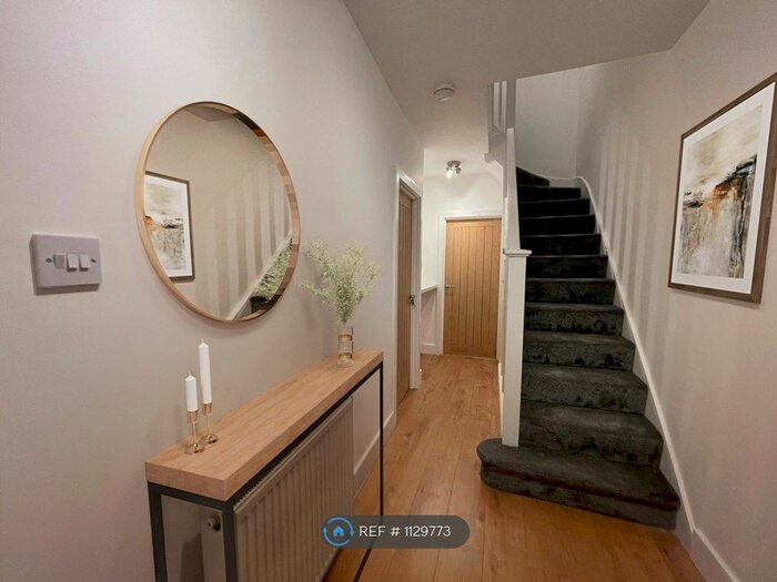 3 Bedroom Terraced House To Rent In York Road, London E4