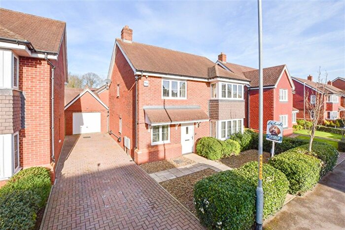 4 Bedroom Detached House For Sale In Broke Wood Way, Maidstone, Kent, ME16