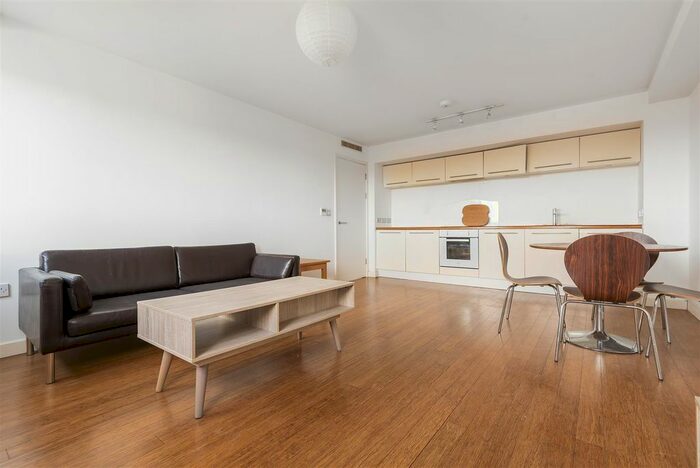 1 Bedroom Flat To Rent In Greenhouse, Leeds, LS11