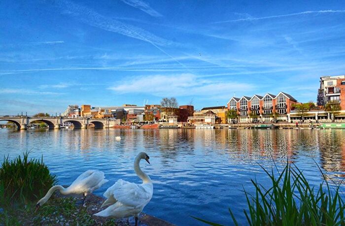 3 Bedroom Flat For Sale In Charter Quay, Kingston Upon Thames, KT1