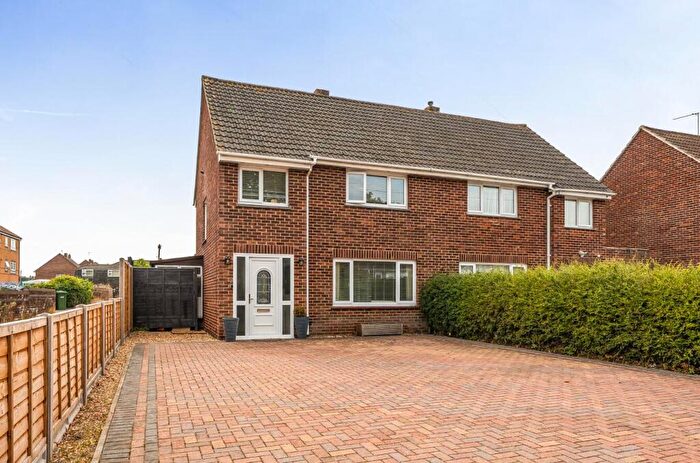 3 Bedroom Semi-Detached House For Sale In Westfield Road, Chandler's Ford, SO53