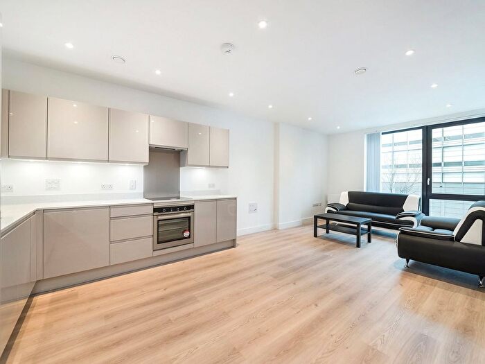 2 Bedroom Flat To Rent In Glass Blowers House, Valencia Close, E14