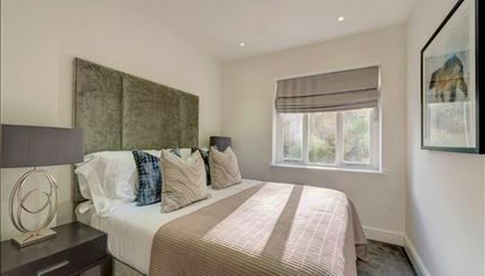 4 Bedroom Flat To Rent In Lexham Gardens, London, W8