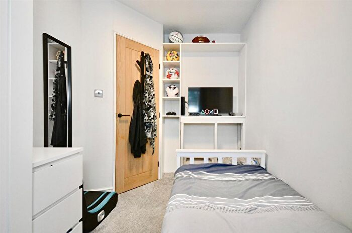 3 Bedroom Terraced House For Sale In Elphinstone Road, Hastings, TN34