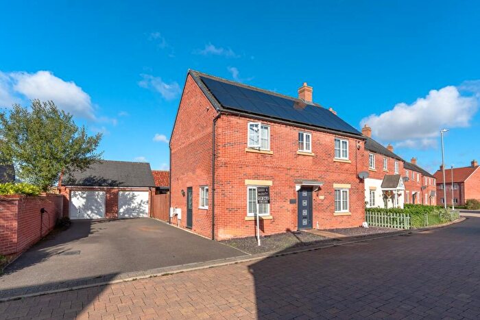 4 Bedroom Detached House For Sale In Parker Crescent, Sawtry, Huntingdon, Cambridgeshire, PE28