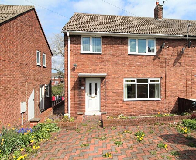 3 Bedroom Semi-Detached House For Sale In Neill Drive, Sunnisde, NE16