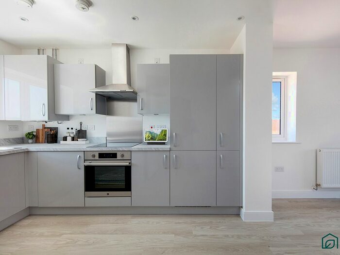3 Bedroom Semi-Detached House To Rent In Steeplechase Way, Fontwell, BN18