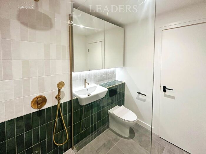 2 Bedroom Apartment To Rent In Lockside Apartments, Scotland Street, B1