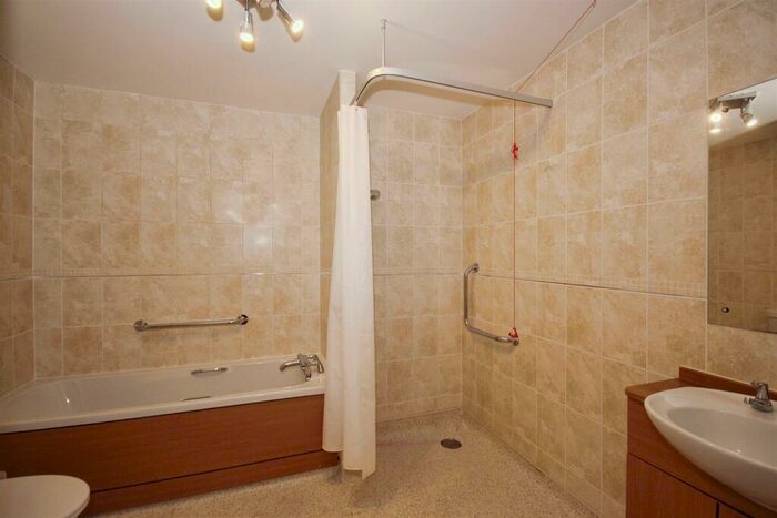 1 Bedroom Apartment For Sale In Wilton Court, Southbank Road, Kenilworth, CV8
