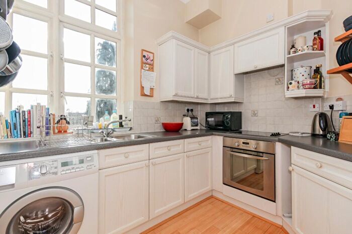 2 Bedroom Apartment To Rent In Temple Cowley, Oxford, OX4