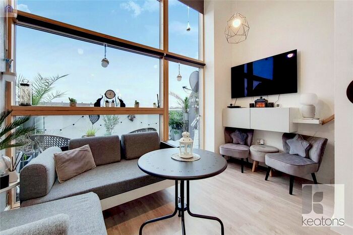 2 Bedroom Flat To Rent In Tidemill Way, Deptford, London, SE8
