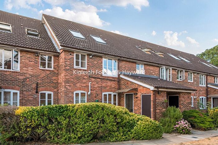 1 Bedroom Flat For Sale In Godolphin Place, Acton, London, W3