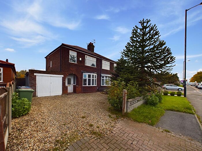 3 Bedroom Semi-detached House To Rent In Mosley Common Road, Worsley, M28