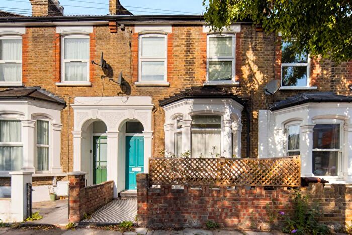 2 Bedroom Flat For Sale In Adley Street, London, E5