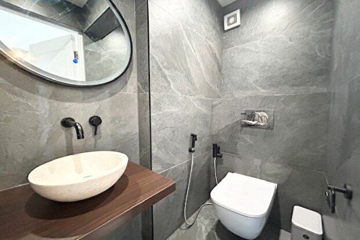 4 Bedroom Property To Rent In Charlbury Crescent, Romford, RM3