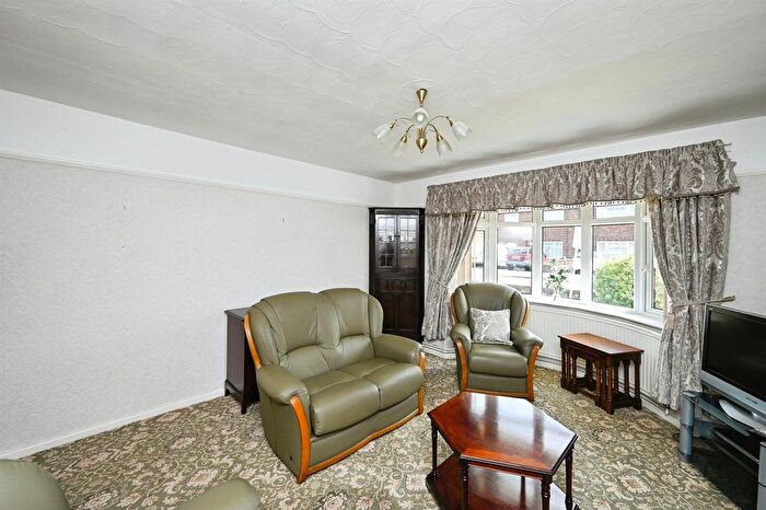 2 Bedroom Semi-Detached Bungalow For Sale In Pennine Avenue, Riddings, Alfreton, DE55