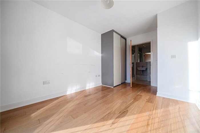 2 Bedroom Apartment To Rent In Victoria Bridge Road, Bath, Somerset, BA2
