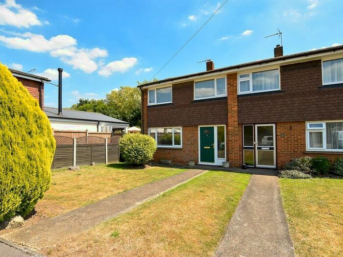 3 Bedroom End Of Terrace House To Rent In Powell Close, Aylesford, Kent, ME20