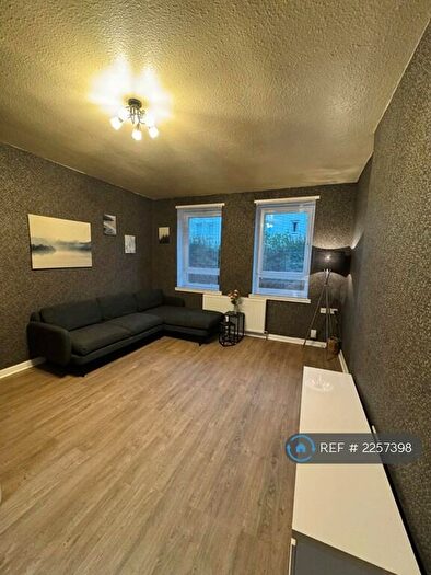 2 Bedroom Flat To Rent In Loganlea Terrace, Edinburgh, EH7