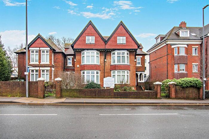 9 Bedroom Detached House For Sale In Tonbridge Road, Maidstone, ME16