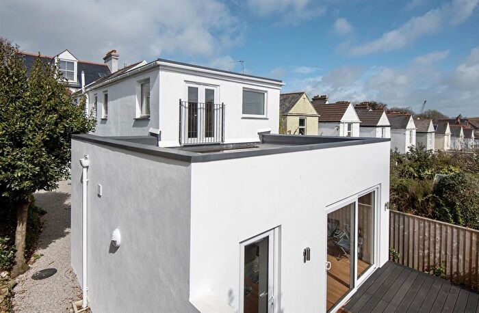 2 Bedroom Flat For Sale In Melvill Road, Falmouth, TR11