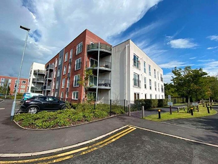 2 Bedroom Apartment To Rent In Apt Sheen Gardens, H/Green, M22