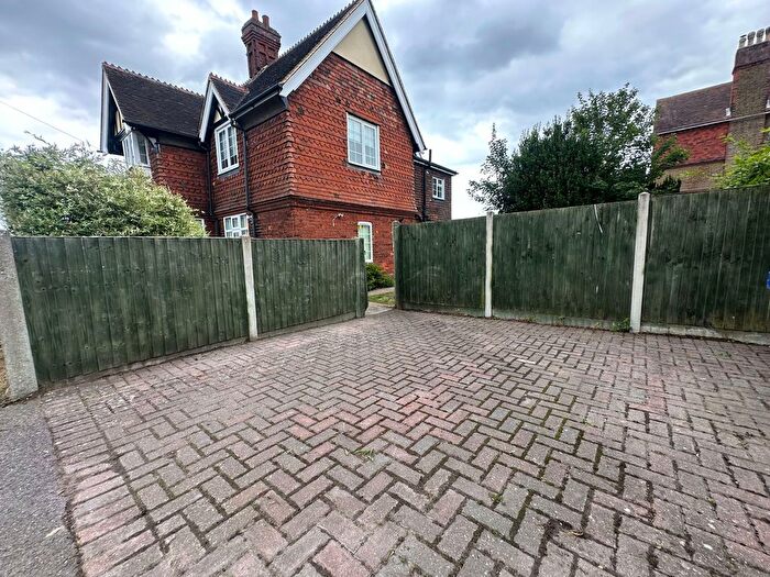 3 Bedroom Semi-Detached House To Rent In Ufton Lane, Sittingbourne, ME10