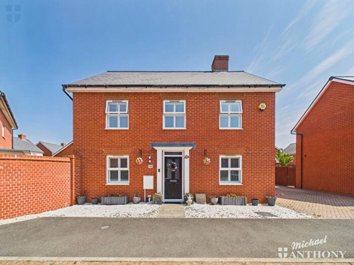 4 Bedroom Detached House For Sale In Maybrick Road, Kingsbrook, HP22