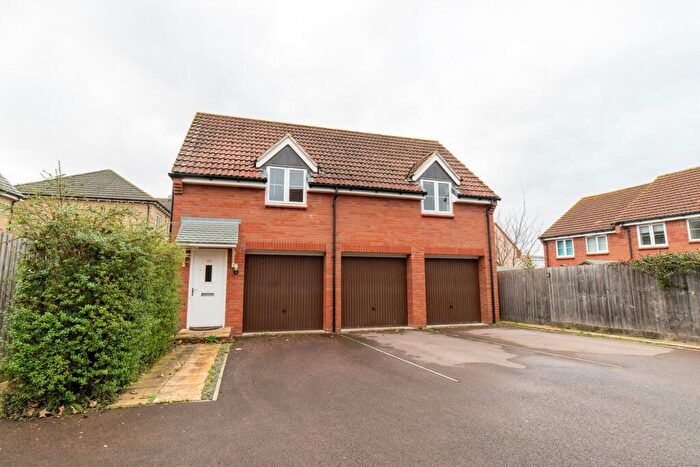 2 Bedroom Coach House For Sale In Washpool Road, Bishops Cleeve, Cheltenham, GL52