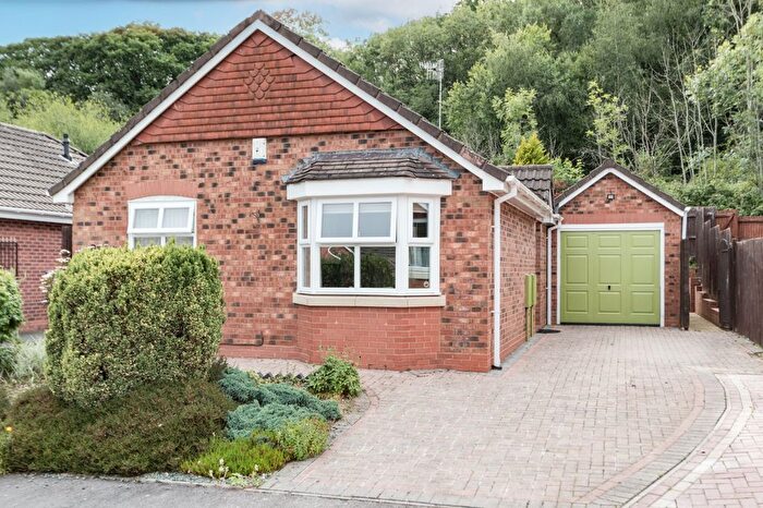 2 Bedroom Bungalow For Sale In Fernwood Close, Wirehill, Redditch, B98