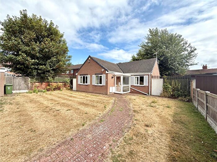 3 Bedroom Bungalow For Sale In Shaftesbury Grove, Southport, PR8