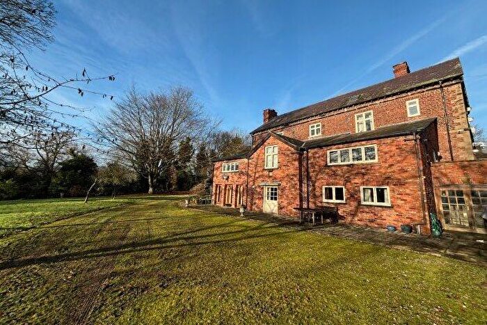 2 Bedroom Flat To Rent In Trap Road, Congleton, CW12