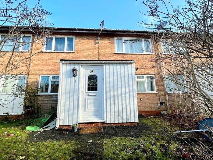 2 Bedroom Maisonette For Sale In Rowle Close, Milton Keynes, MK14