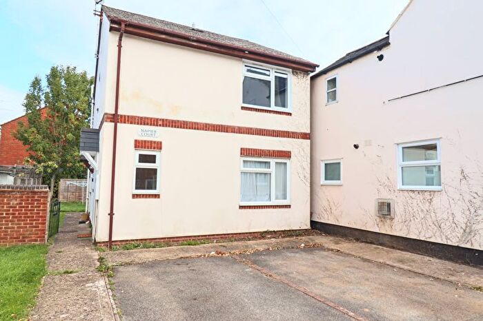 1 Bedroom Maisonette For Sale In Napier Street, Bletchley, Milton Keynes, MK2
