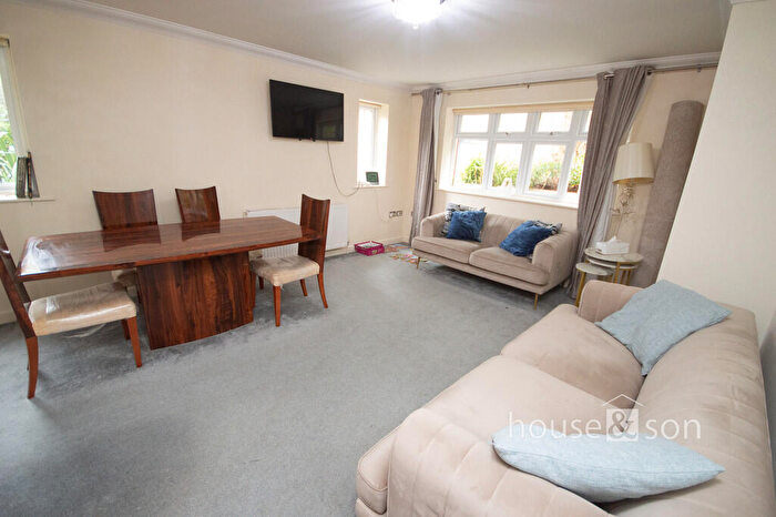 3 Bedroom Apartment To Rent In Queens Park Avenue, BH8