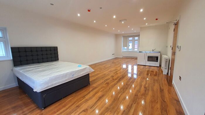 Studio To Rent In Longwood Gardens, Ilford, IG5