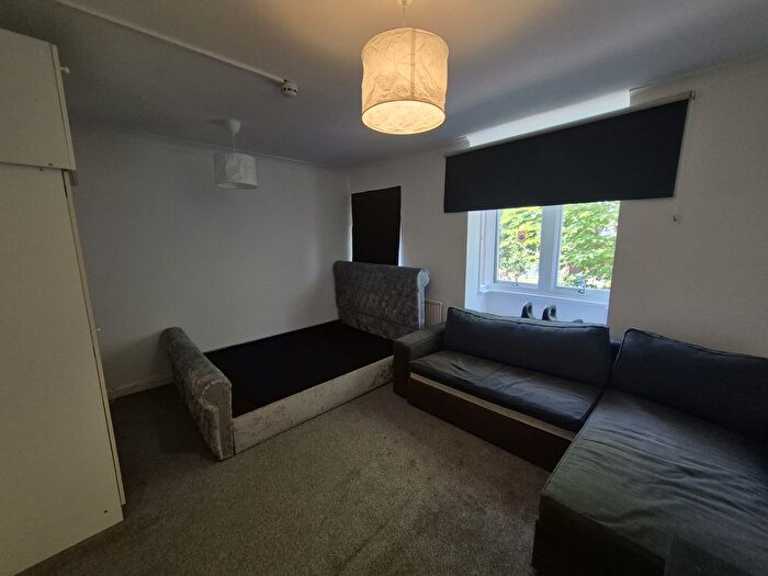 4 Bedroom Detached House To Rent In Hamilton Road, London, W5