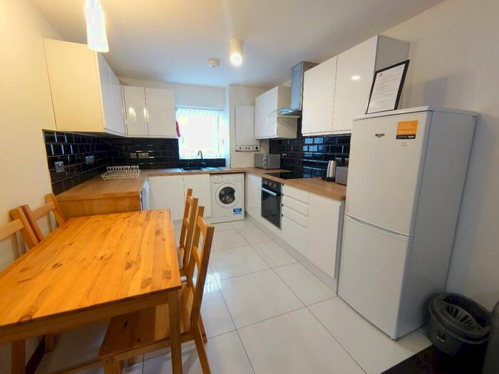 4 Bedroom Terraced House To Rent In Langton Road, L15
