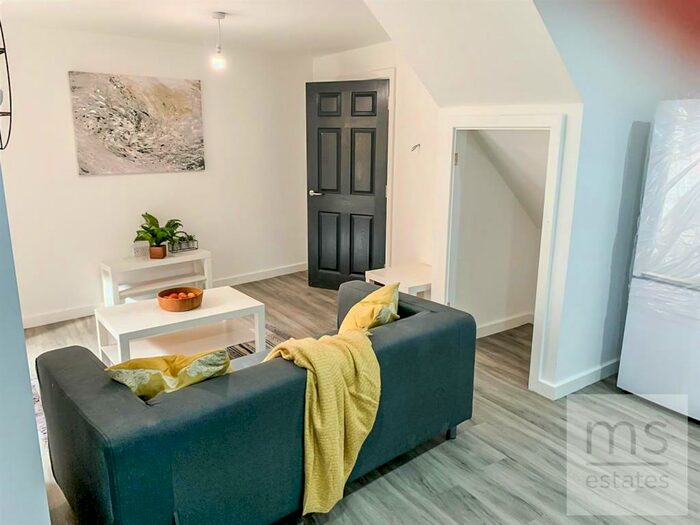 2 Bedroom Flat To Rent In Henry Road, Lenton, Nottingham, NG7