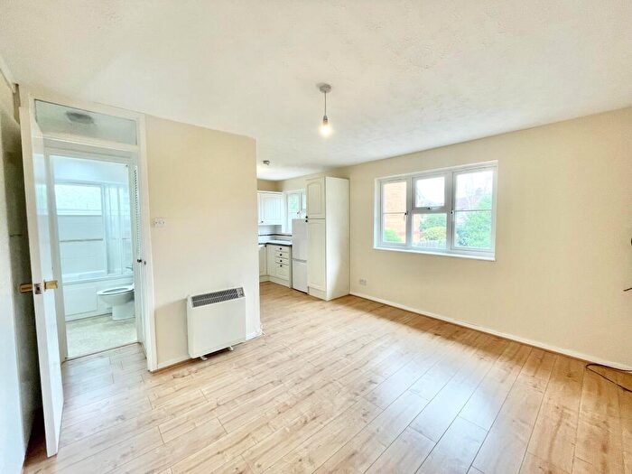 Studio For Sale In Rider Close, Blackfen, Sidcup, DA15