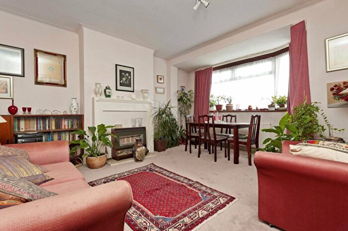 1 Bedroom Flat For Sale In Imperial Drive, North Harrow, Harrow, HA2