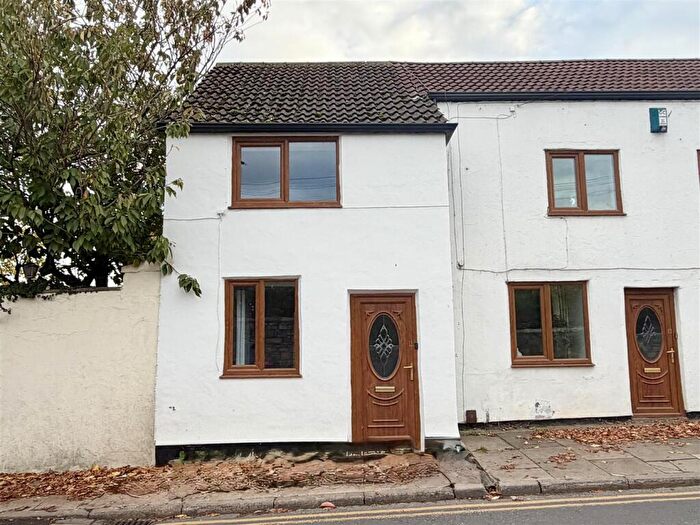 1 Bedroom Semi Detached House For Sale In Kirkgate, Sherburn In Elmet, Leeds, LS25