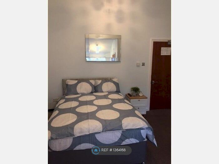 Studio To Rent In Green Lanes, London, N4