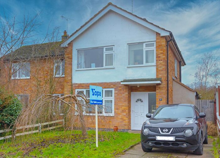 3 Bedroom Semi Detached House For Sale In Coltbeck Avenue, Narborough, LE19