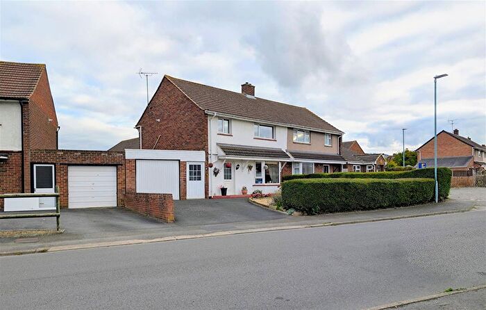 3 Bedroom Semi-detached House For Sale In Ermin Park, Brockworth, Gloucester, GL3