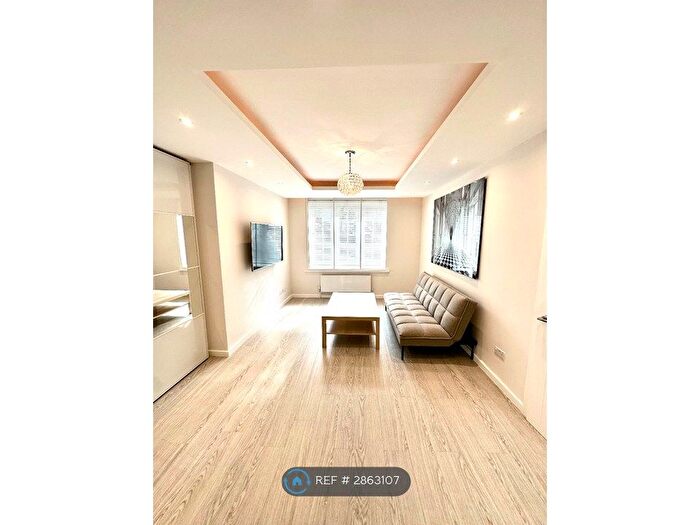 2 Bedroom Flat To Rent In Hillsborough Court, London, NW6