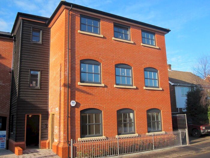 2 Bedroom Flat To Rent In Hemnall Mews, Hemnall Street, Epping CM16