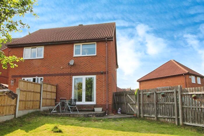 2 Bedroom Semi-Detached House For Sale In Ibbetson Road, Churwell, Morley, Leeds, LS27